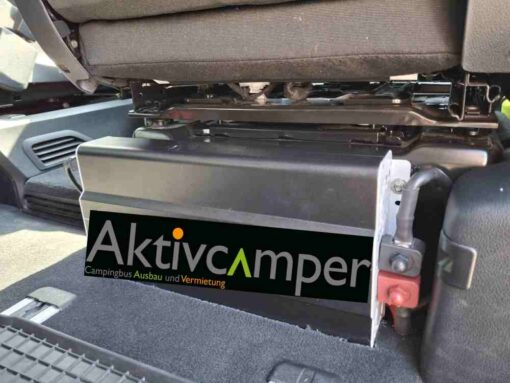 Mercedes V-Klasse Wechselrichter 2000W Inverter hinter Beifahrersitz Sinus