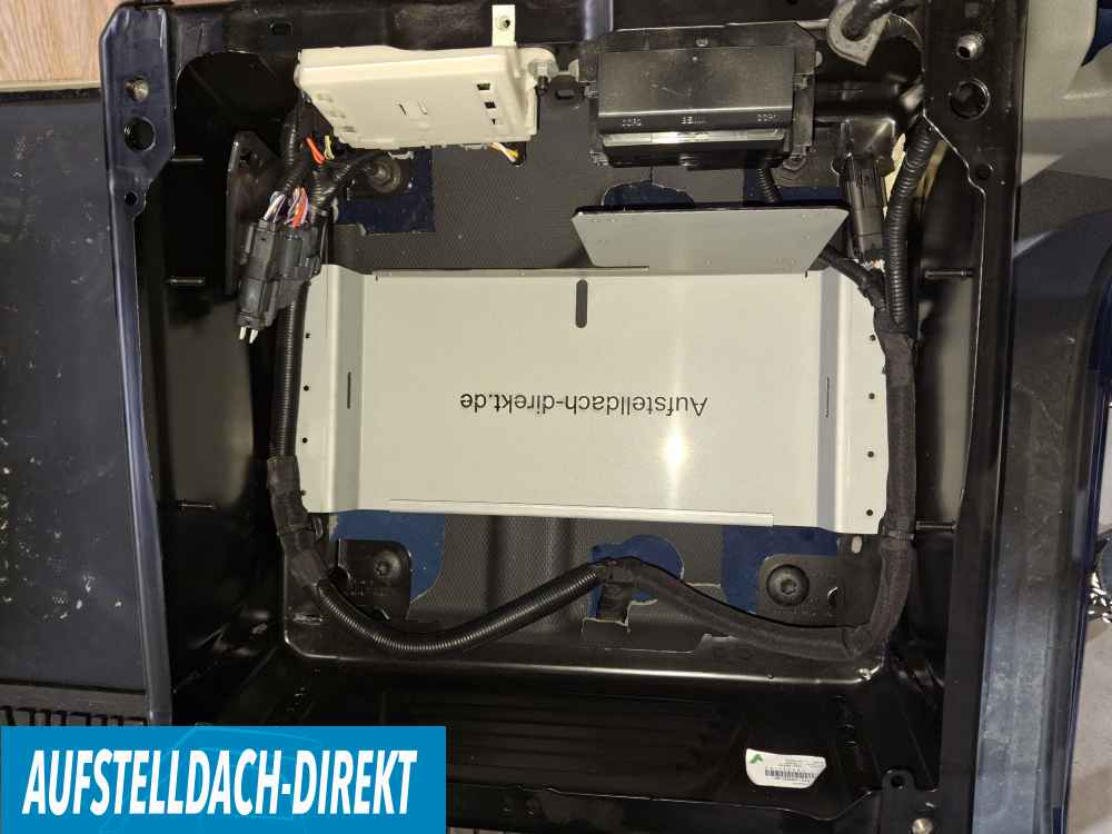 Zweitbatteriehalter Ford Transit Custom Tourneo Custom VW New Transporter und Caravelle in Sitzkonsole FAhrer Batterie nachrüsten Halter für LiFePo Batterie Batteriehalter