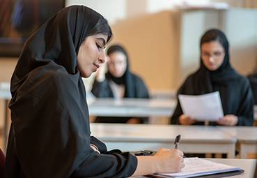 طلاب وباحثون في الإمارات يستخدمون خدمات أورا للأفكار للبحث العلمي