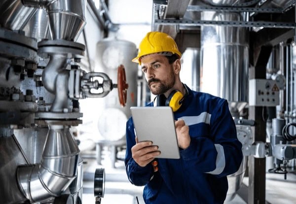 AIA - worker-supervisor-heating-plant