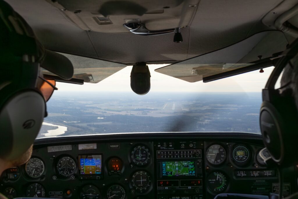 Heading Indicator: What It Is & How It Works