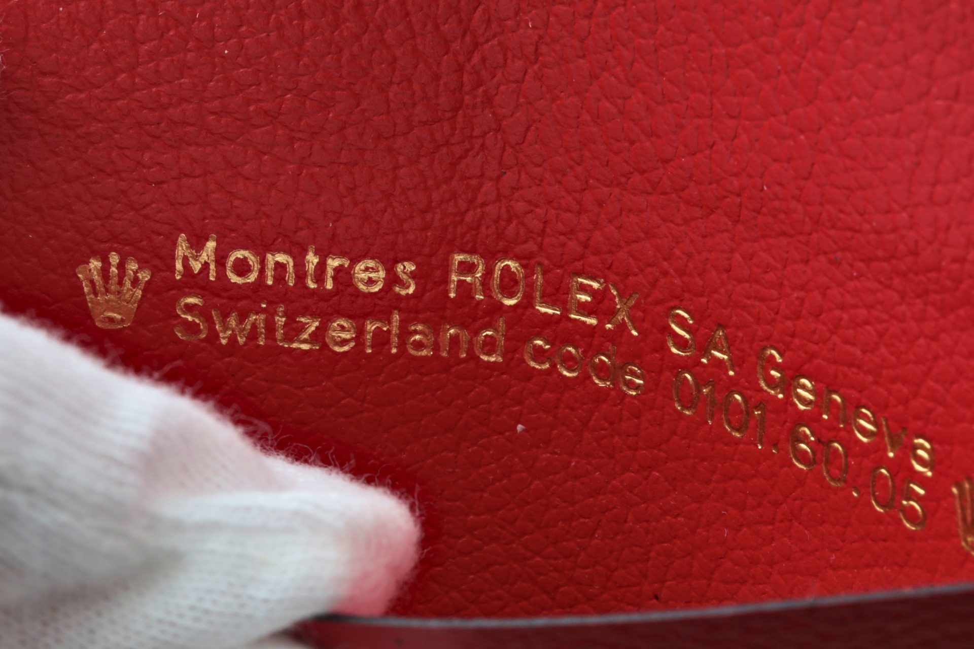 HB31-017 – Vintage Rolex Red Leather Card Holder Wallet – Baer & Bosch Auctions