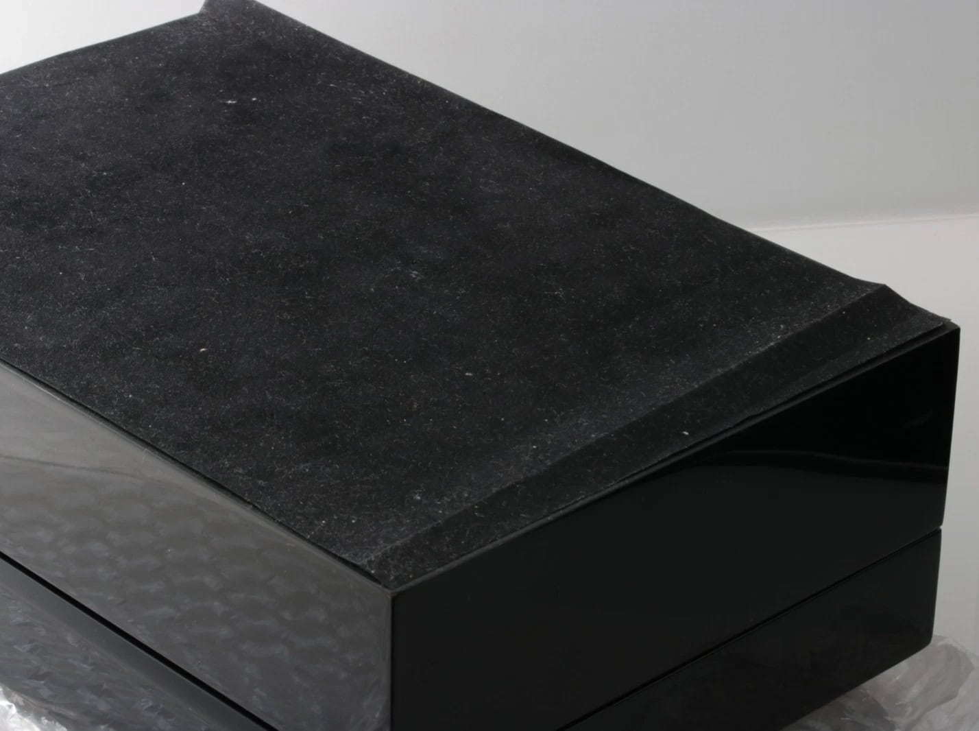 HB31-010 – Piaget Holds 10 Watches Lacquered Watch Box Case – Baer & Bosch Auctions