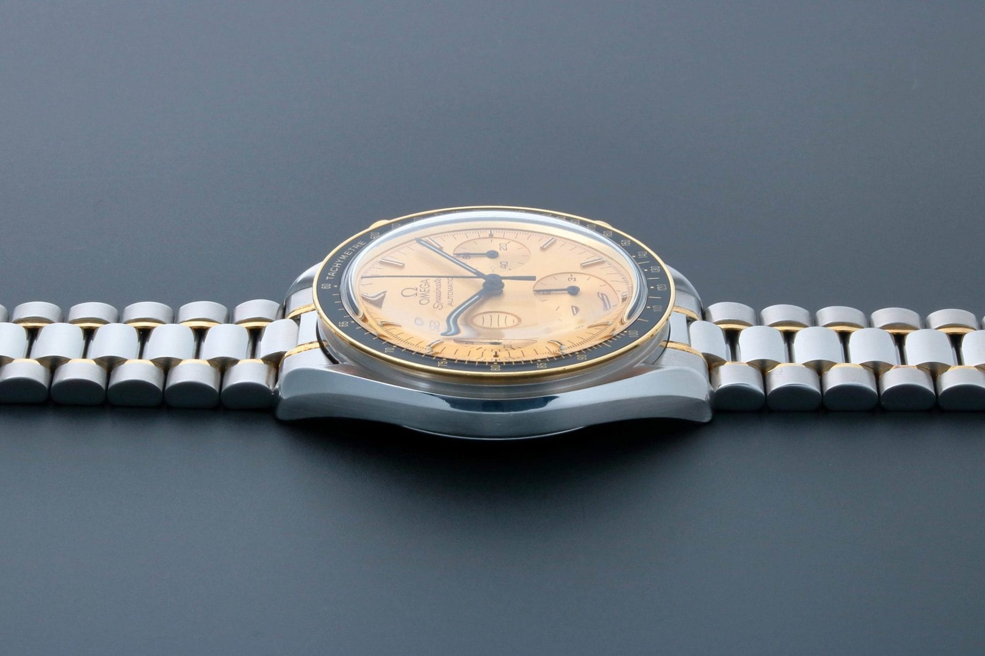 3240-Omega-Speedmaster-Chronograph-Watch-3310.10.00_2-2.jpg