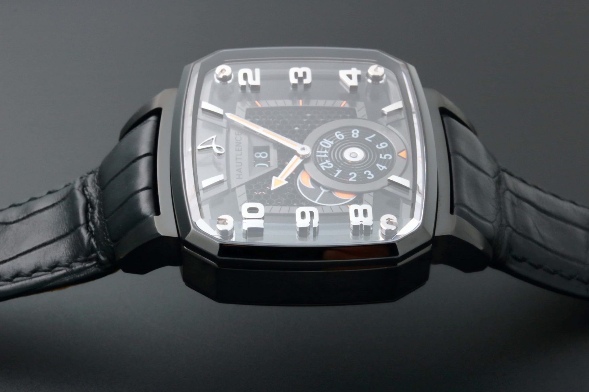 3242A-Hautlence-Destination-03-Dual-Time-Watch2_1-1.jpg