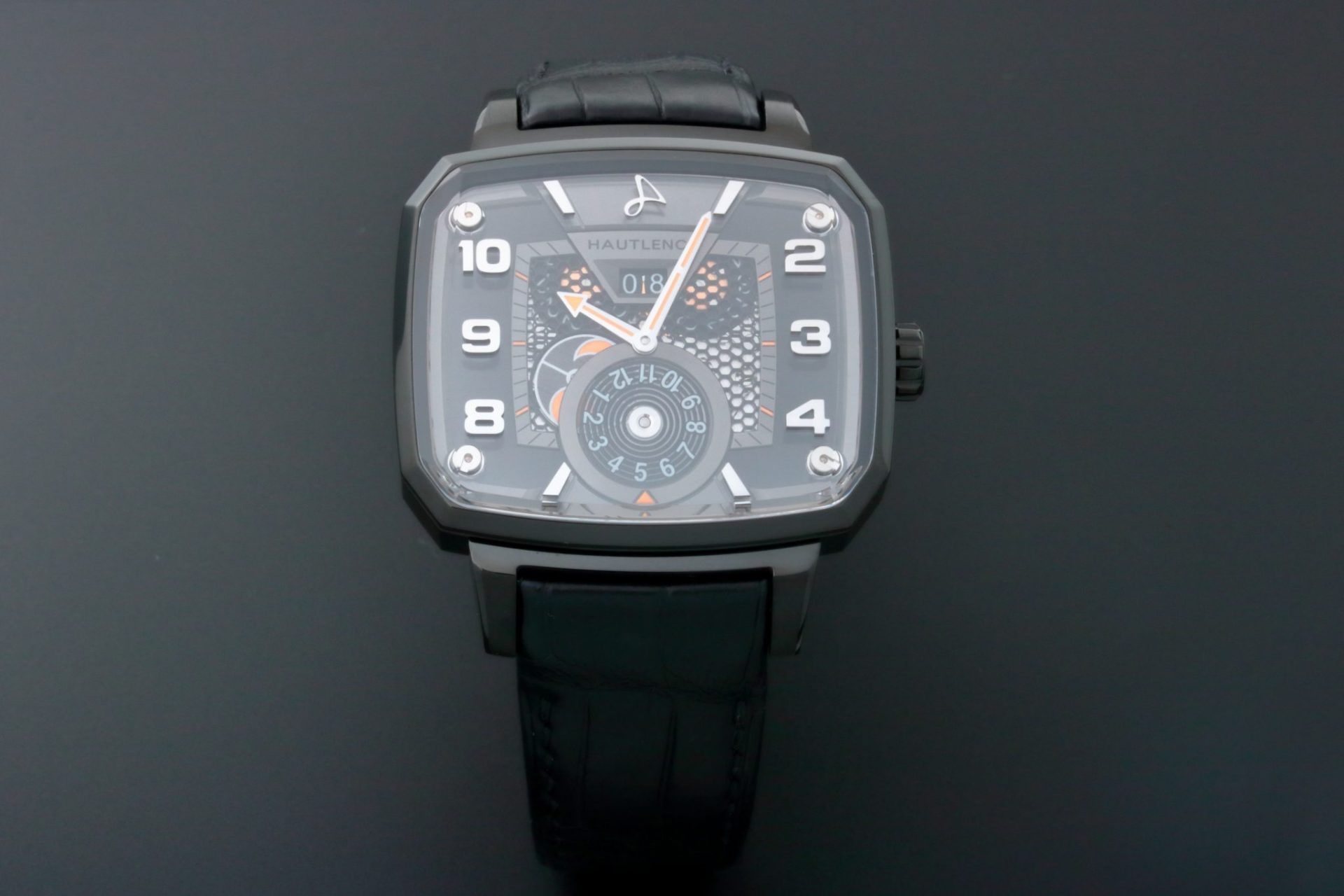 3242A-Hautlence-Destination-03-Dual-Time-Watch_1.jpg