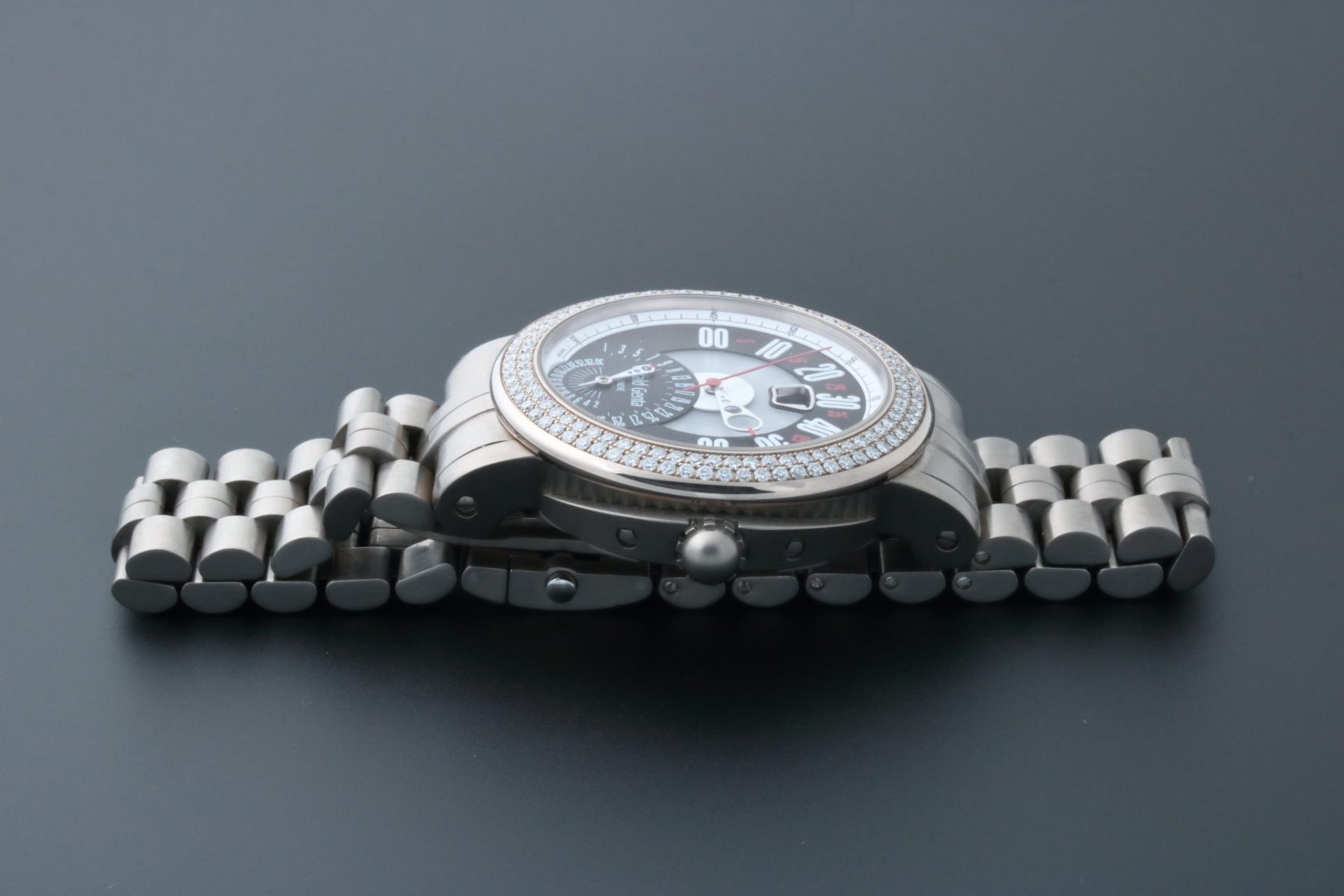3647-Gerald-Genta-Biretro-Sport-Watch-BSP-Y-86-263-B8BDS02_1.jpg