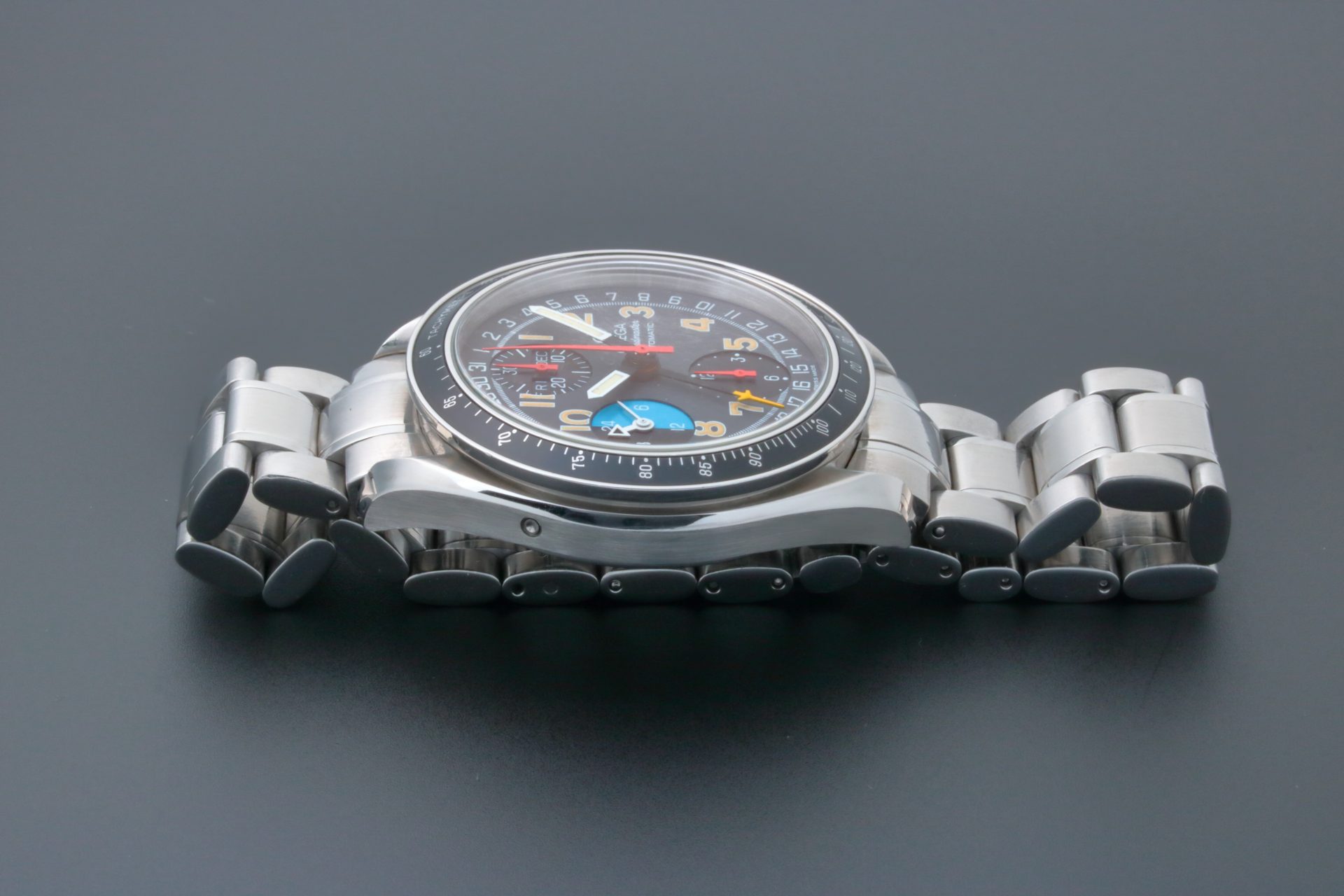 3868A-Omega-Speedmaster-Triple-Calendar-Mark-40-AM-PM-Watch-3520.53_2-2.jpg