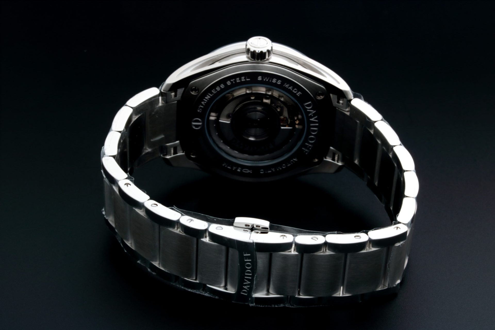 Davidoff-Velocity-Lunar-Watch-21140_1.jpg