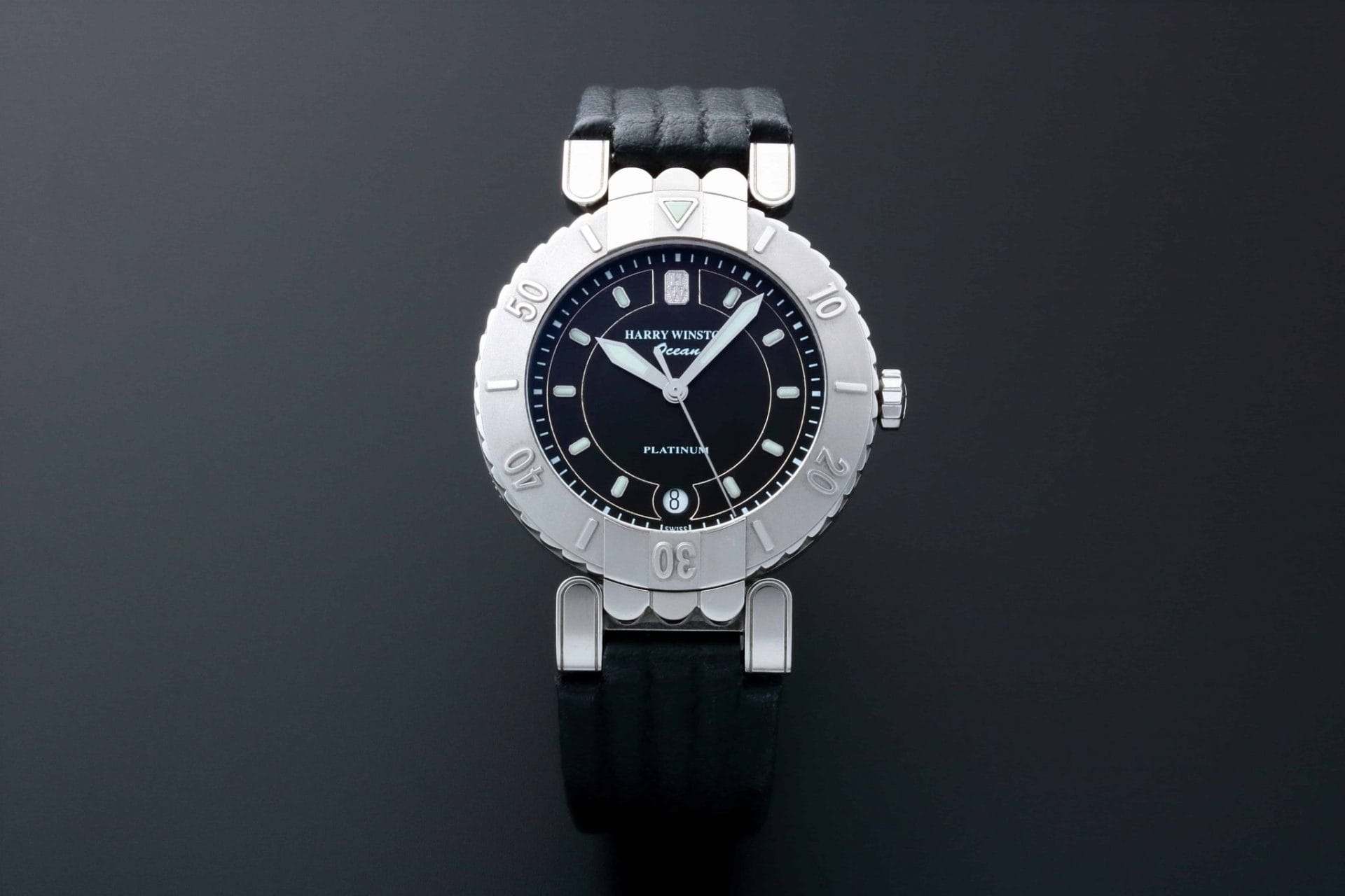 Harry-Winston-Ocean-Submariner-Date-BLK-PLT-400_MADV39P.jpg