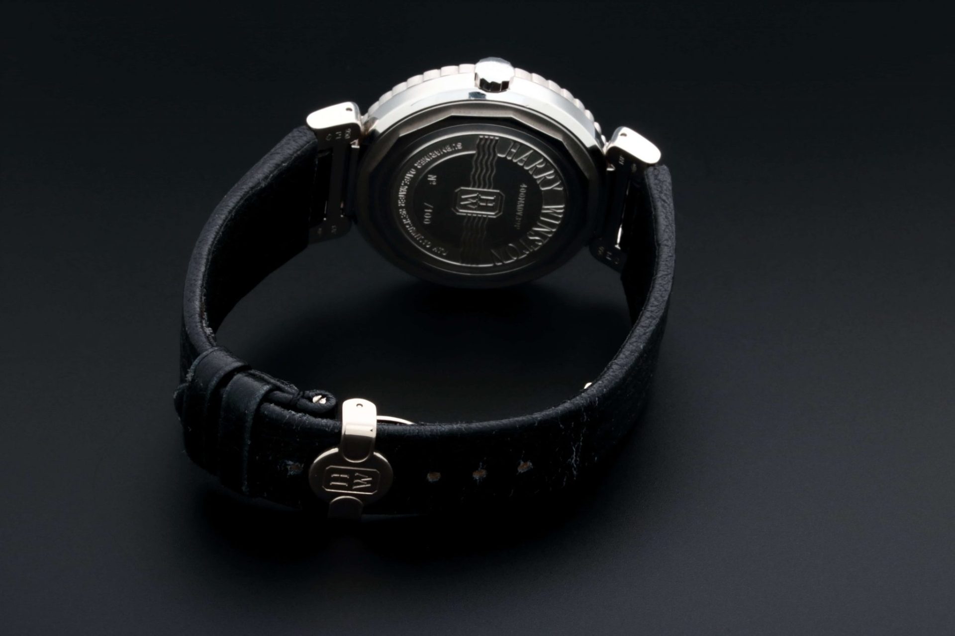Harry-Winston-Ocean-Submariner-Date-BLK-PLT-400_MADV39P3.jpg