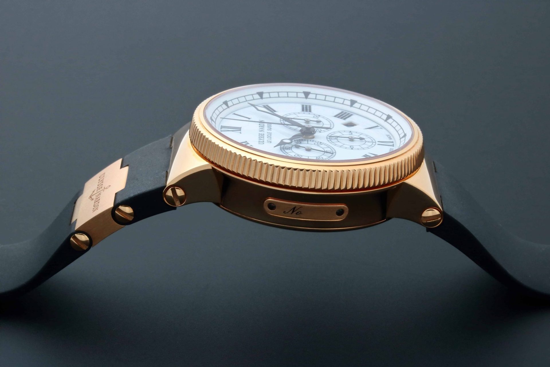 Ulysee-Nardin-Marine-Chronograph-Rose-Gold-1506-150LE-3_2_1.jpg