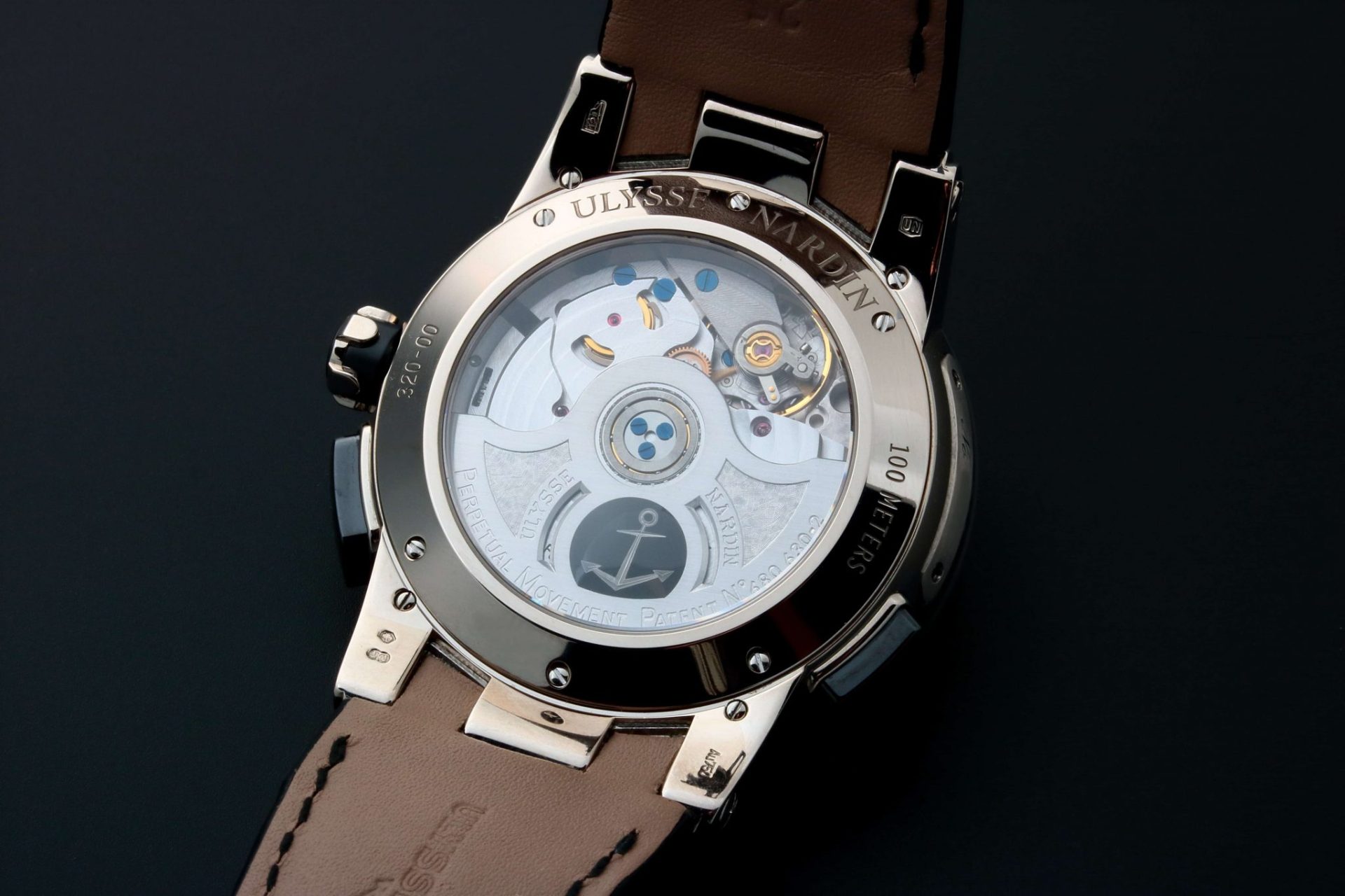 Ulysse-Nardin-El-Toro-Perpetual-Calendar-GMT-BLK-White-Gold2-320-00.jpg