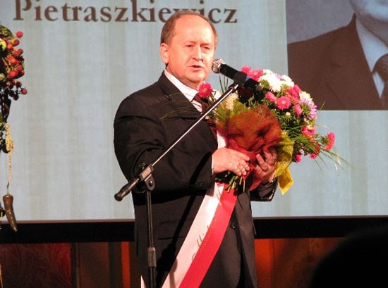 120925.mmp.02.550x409