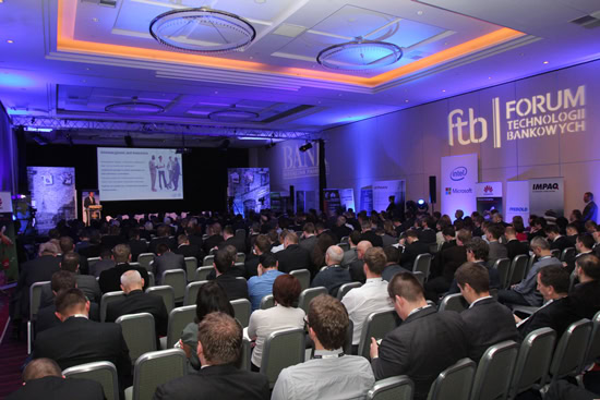 131121.it.bank.06.550x367