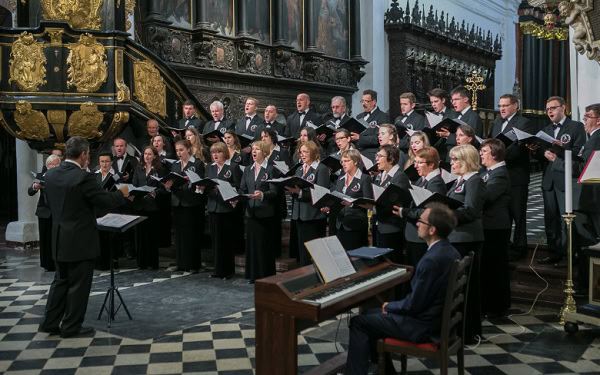 150915.chor.01.600x375