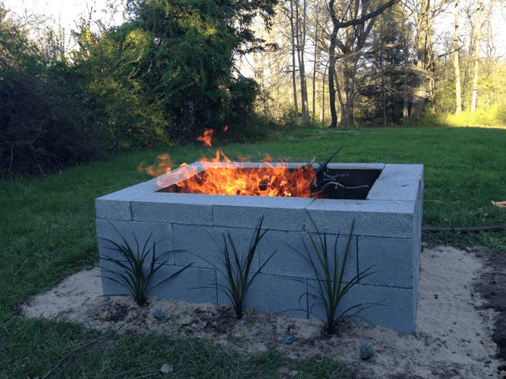 Outdoor Cinder Block Fire Pit