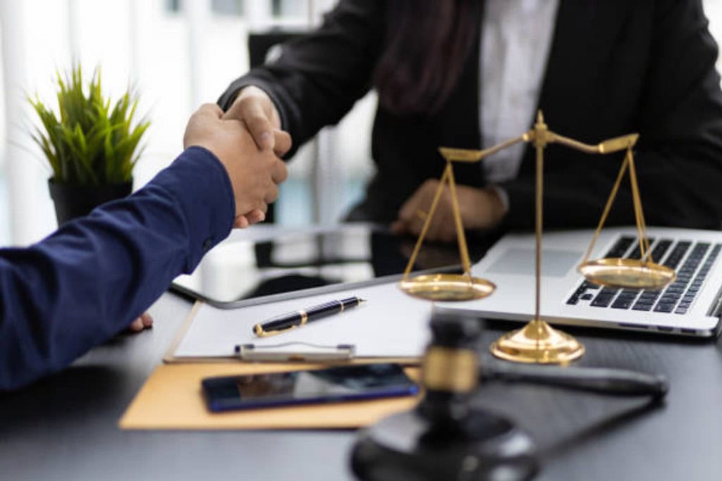 Супровід судових справ