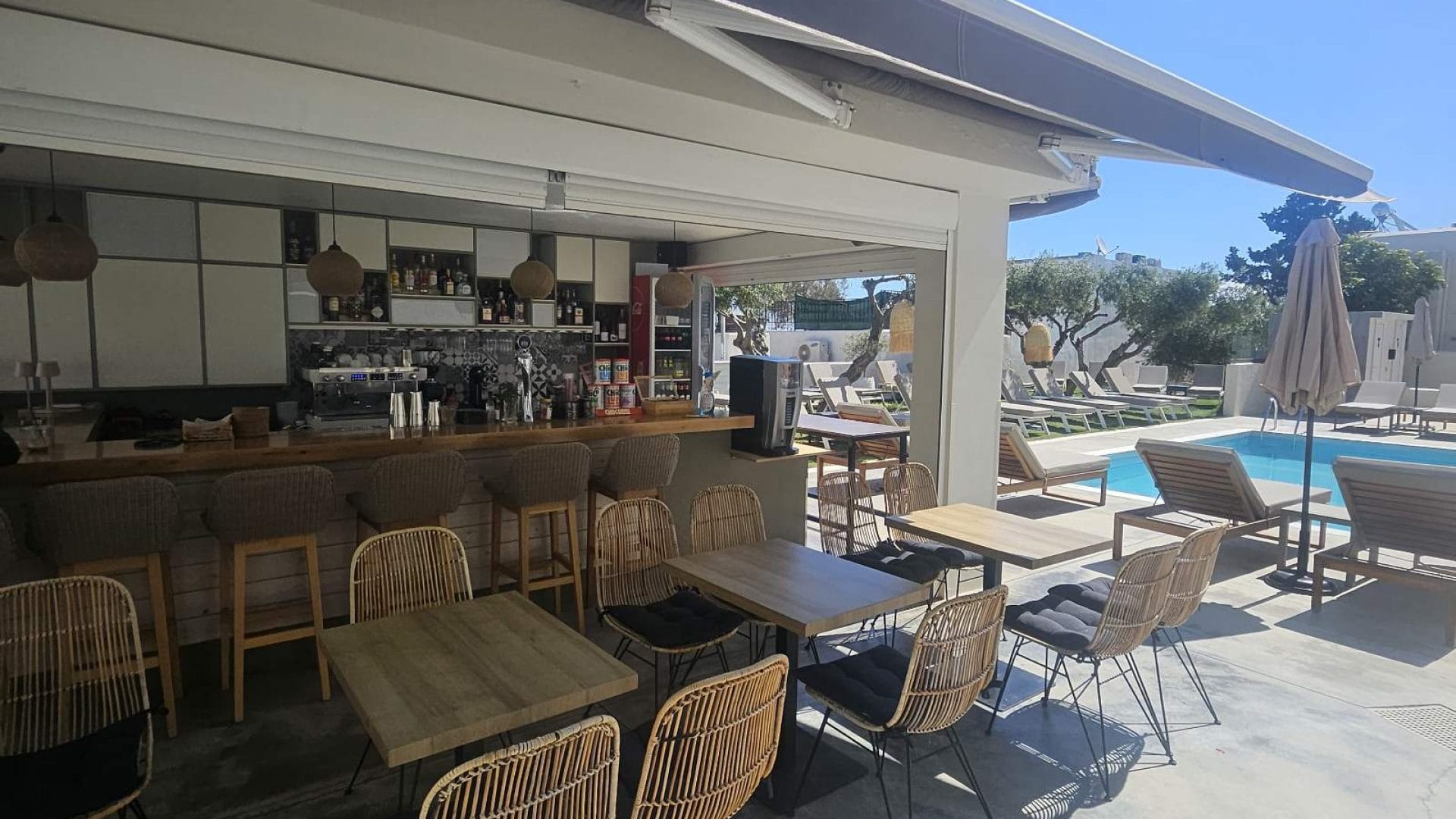 bar
