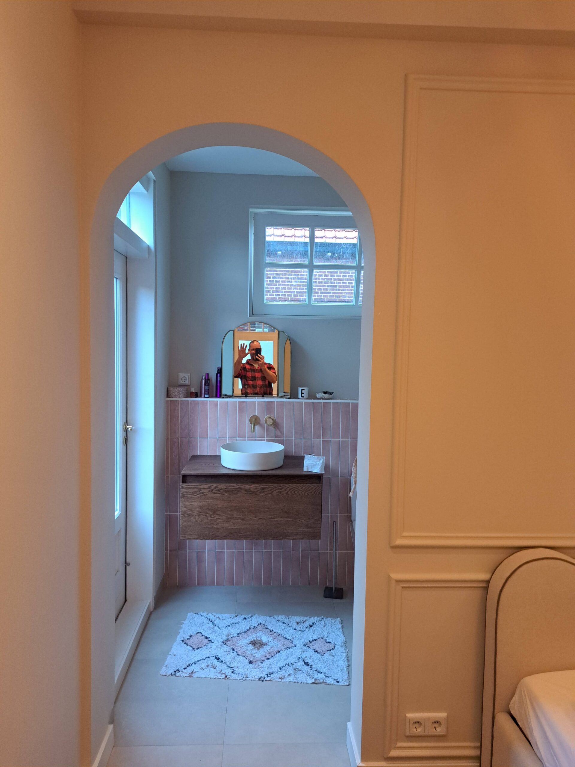 Badkamer met boogdeur BJ-Bouw
