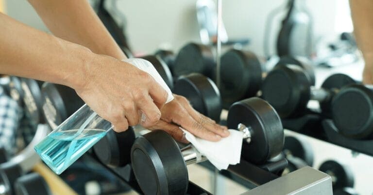 Are Gym Equipment Wipes Effective in Reducing Bacterial Growth?