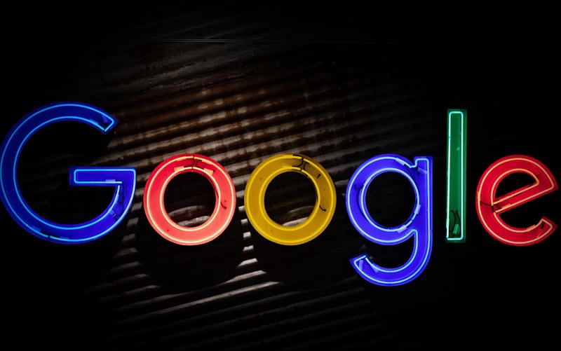 Laptop com resultados do Google Ads para empresários