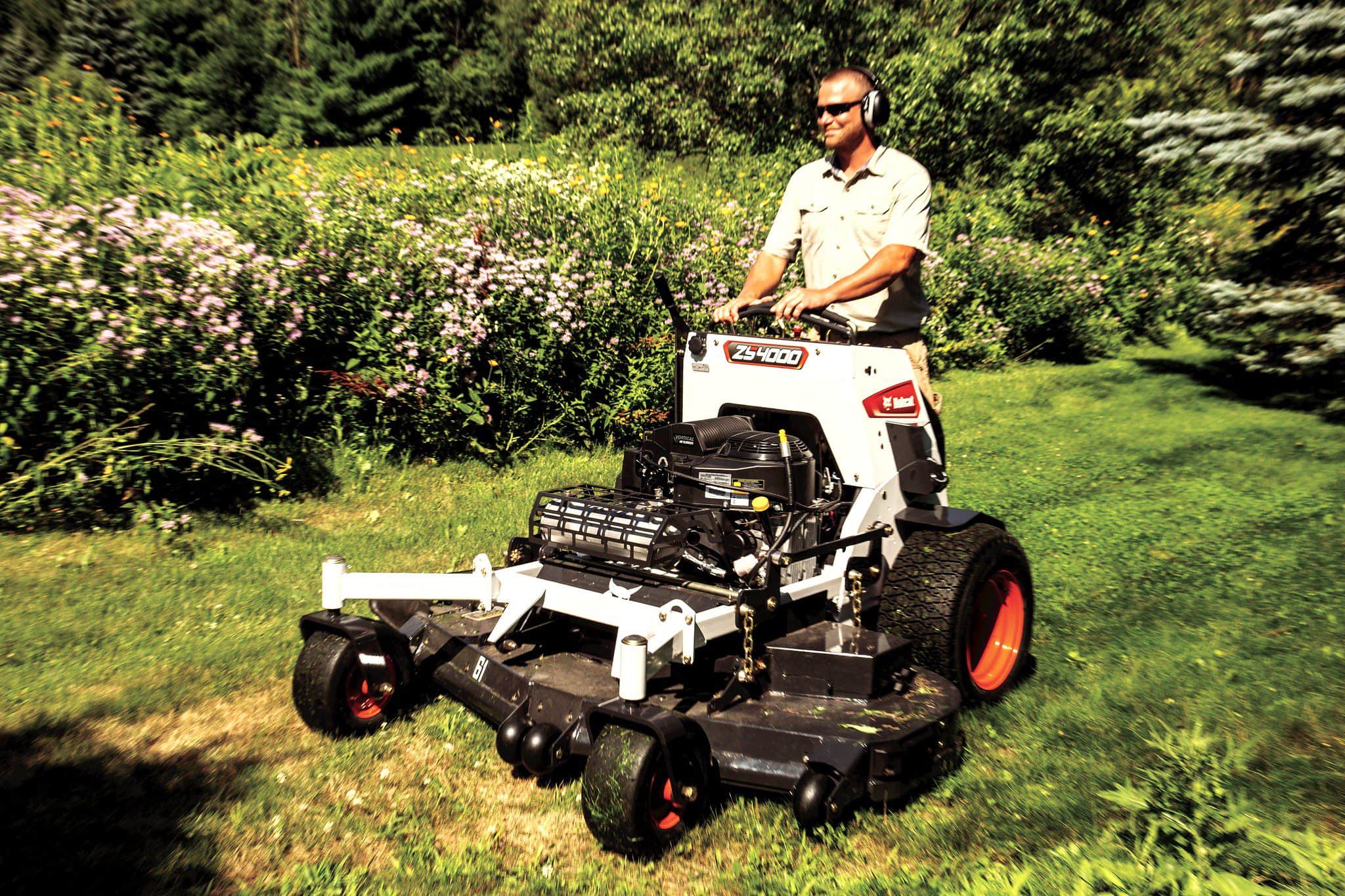 BOB屋 New Bobcat ZS4000 Stand-On Mower 36