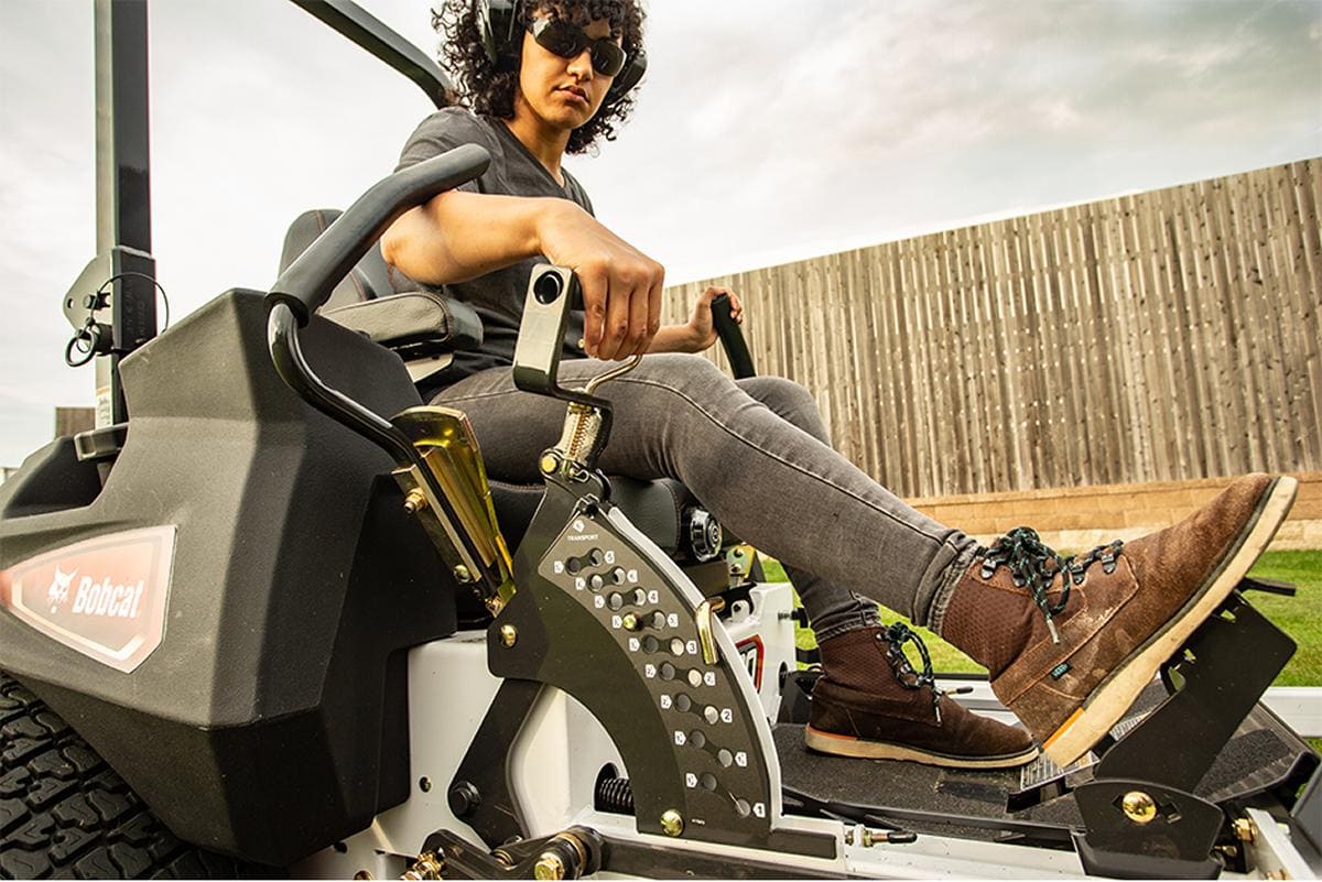 Browse Specs and more for the Bobcat ZT7000 Zero-Turn Mower 61″ – ZT7061SP - Bobcat of Houston