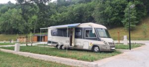 Autocaravana doble eje- Parcela grande