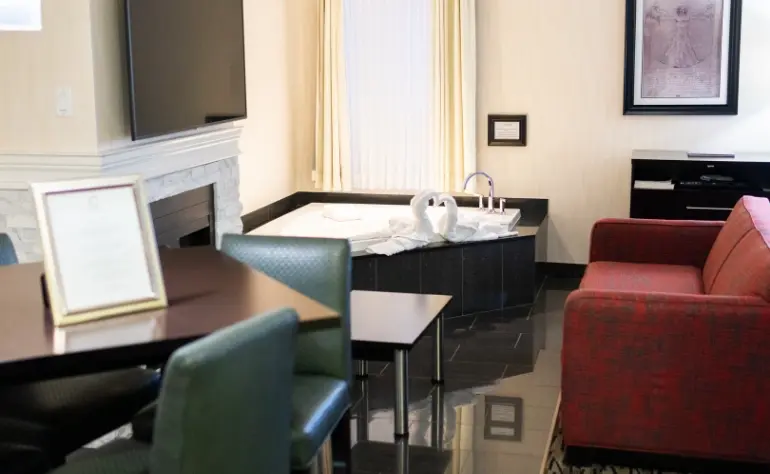 C Hotel Platinum Suite (1)