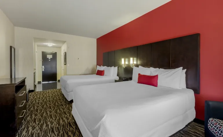 C Hotel Double Queen Room (4)