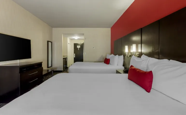 C Hotel Double Queen Room (5)