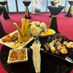 Nikah Kokteyl Fiyatı 34.900 TL: 100–120 Kişi İçin 10 Bistro Masalı Şık İkram ve Akıcı Servis Paketi