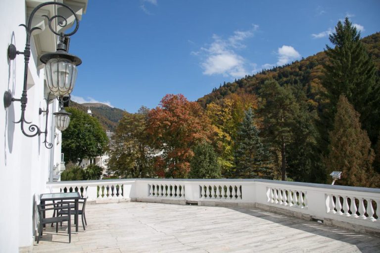 Terasa-Hotel-Palace-Baile-Govora-1024x683