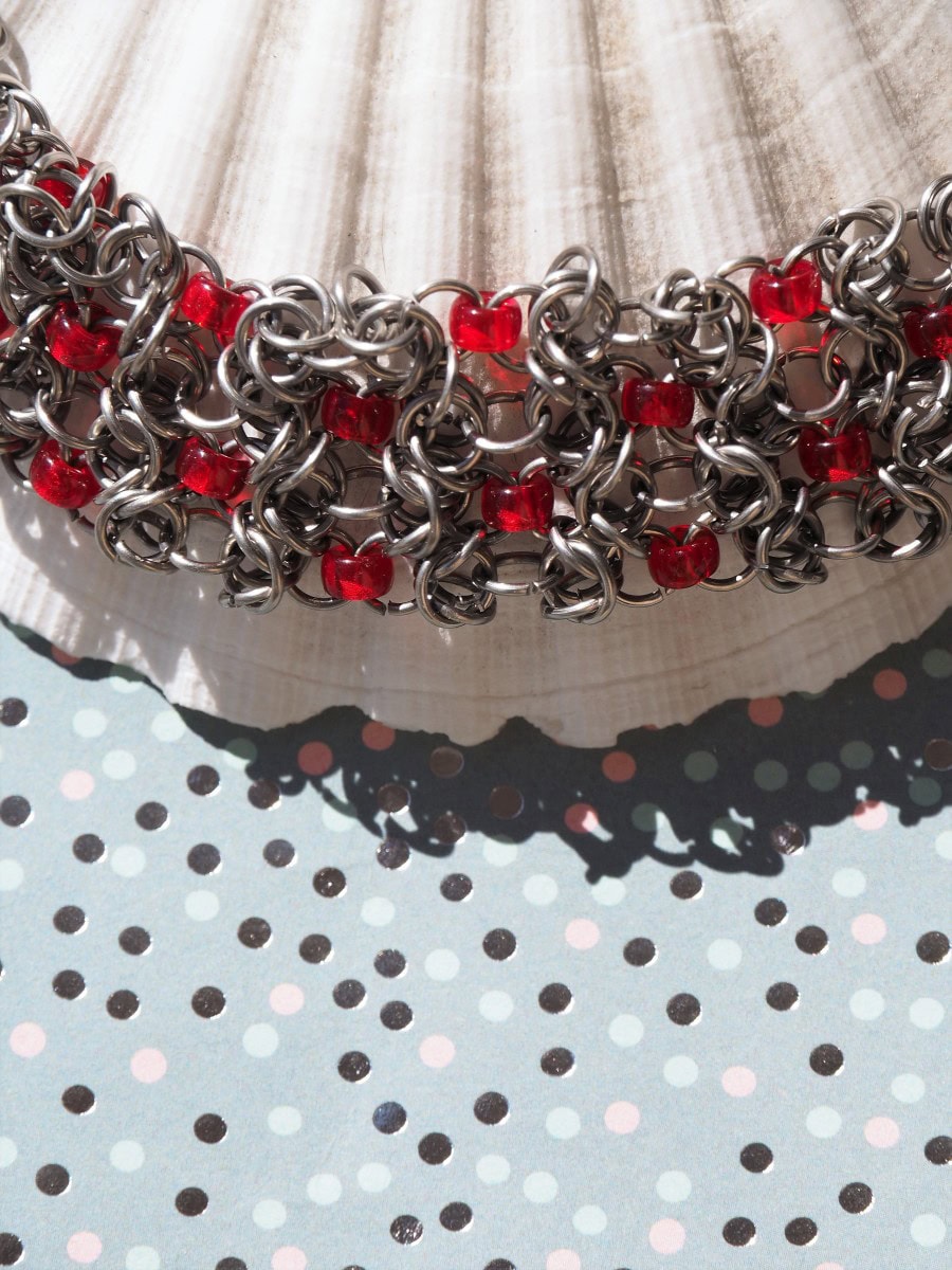 Deep Red Ocean - Armschmuck von Chain-Elle Art's - wunderschöner Chainmaille Schmuck. Dein Schmuckstück. bracelet