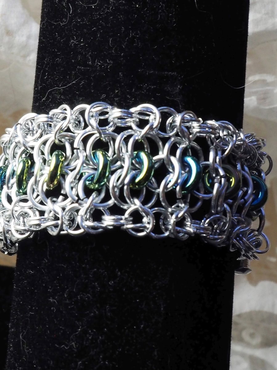 Green Peacock Feather - Armschmuck von Chain-Elle Art's - wunderschöner Chainmaille Schmuck. Dein Schmuckstück. Braclet