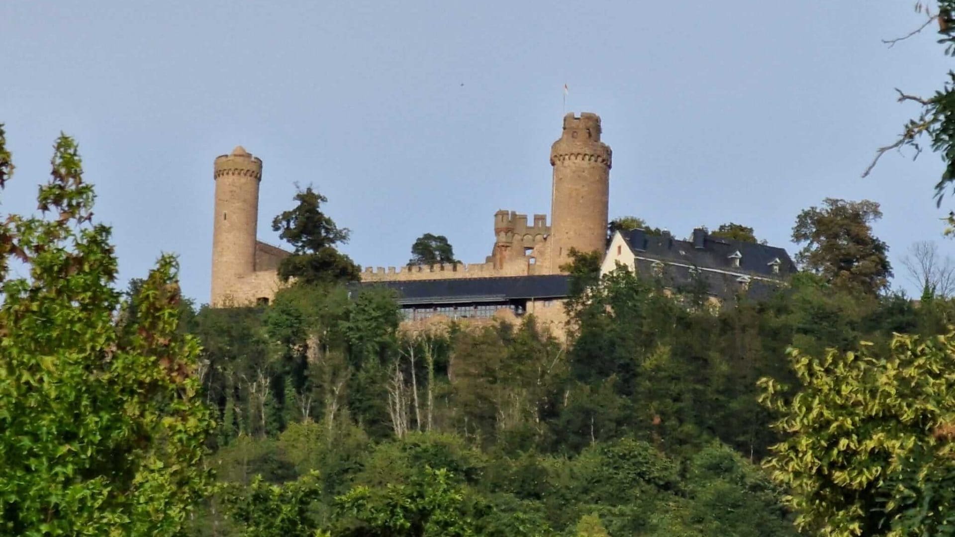 Schloss Auerbach von Weitem