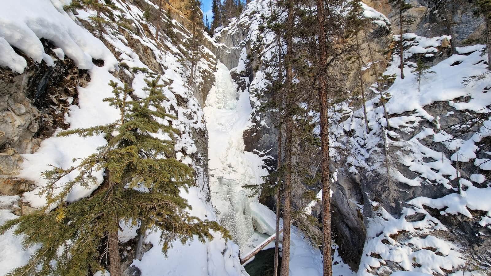 Wasserfälle am Ende des kurzen Trails