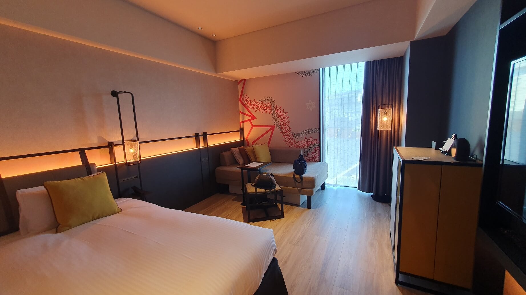 Wohn- und Schlafbereich im Hotel in Tokio
