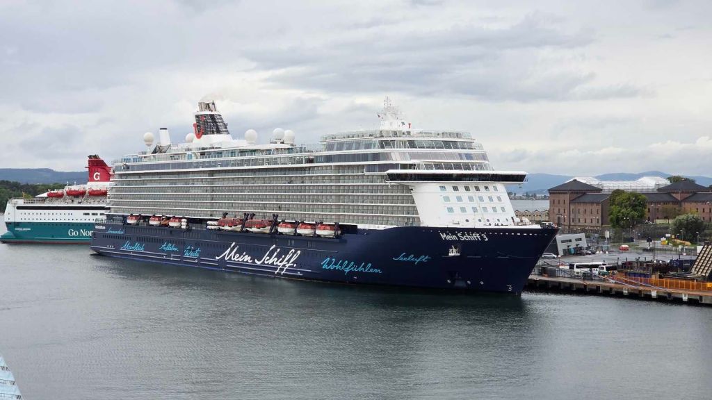 Mein Schiff 3 im Hafen von Oslo