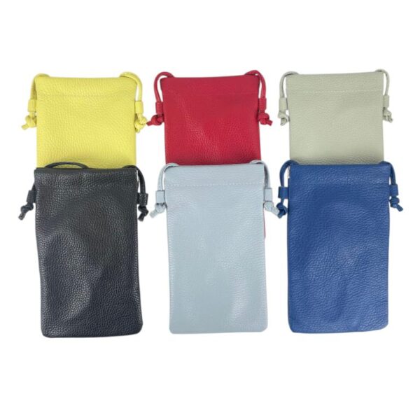 Bolsito Portamovil en Piel Italiana con Cierre de Imán y Asa Larga para Mujer - Imagen 4