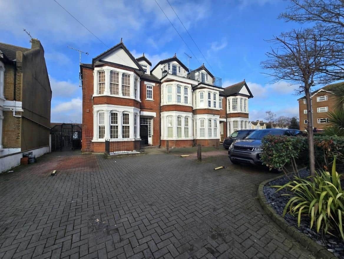 Flat for sale in Southend-on-sea, Essex
