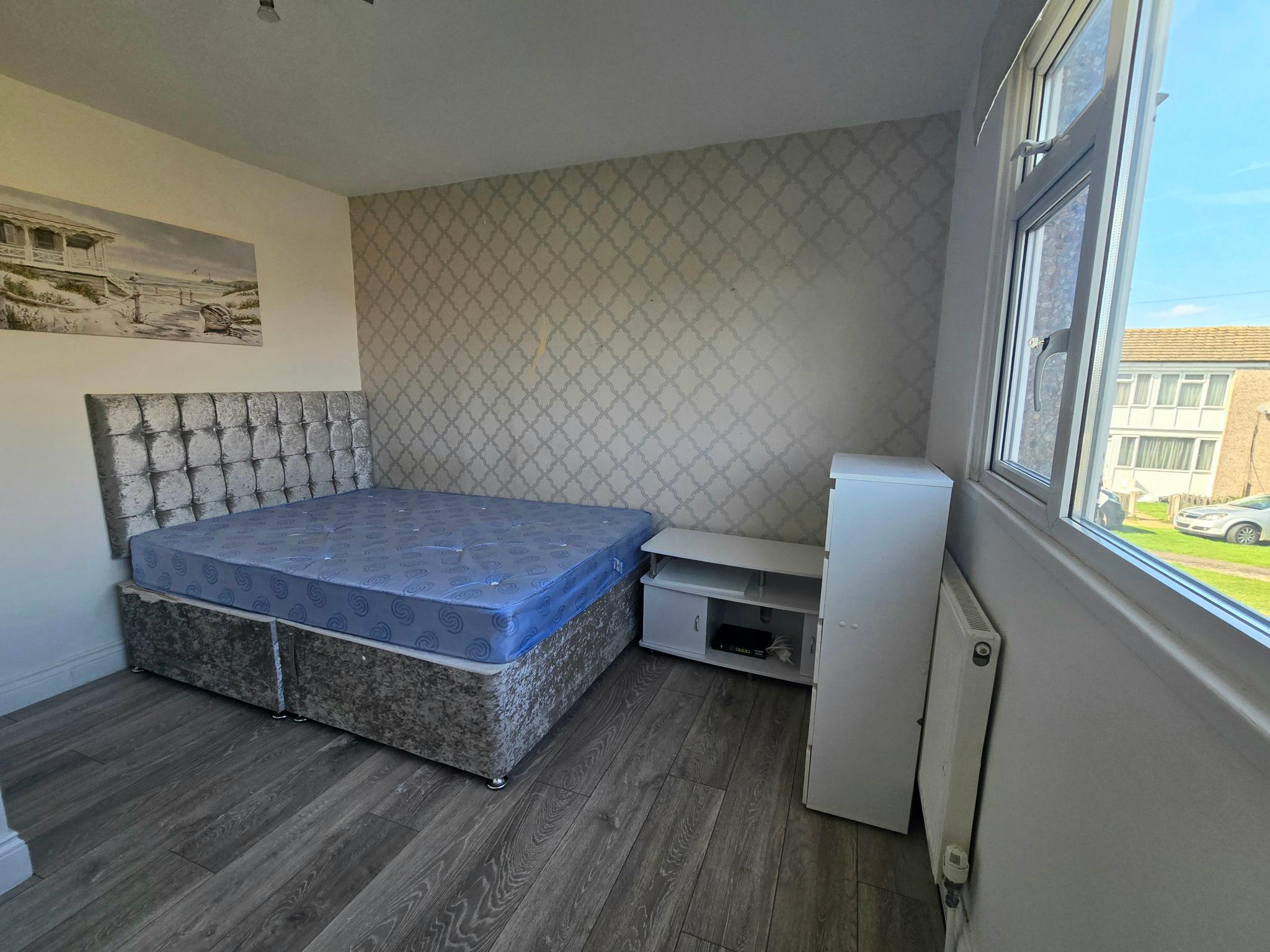 Second Avenue, Canvey Island, Essex, SS8