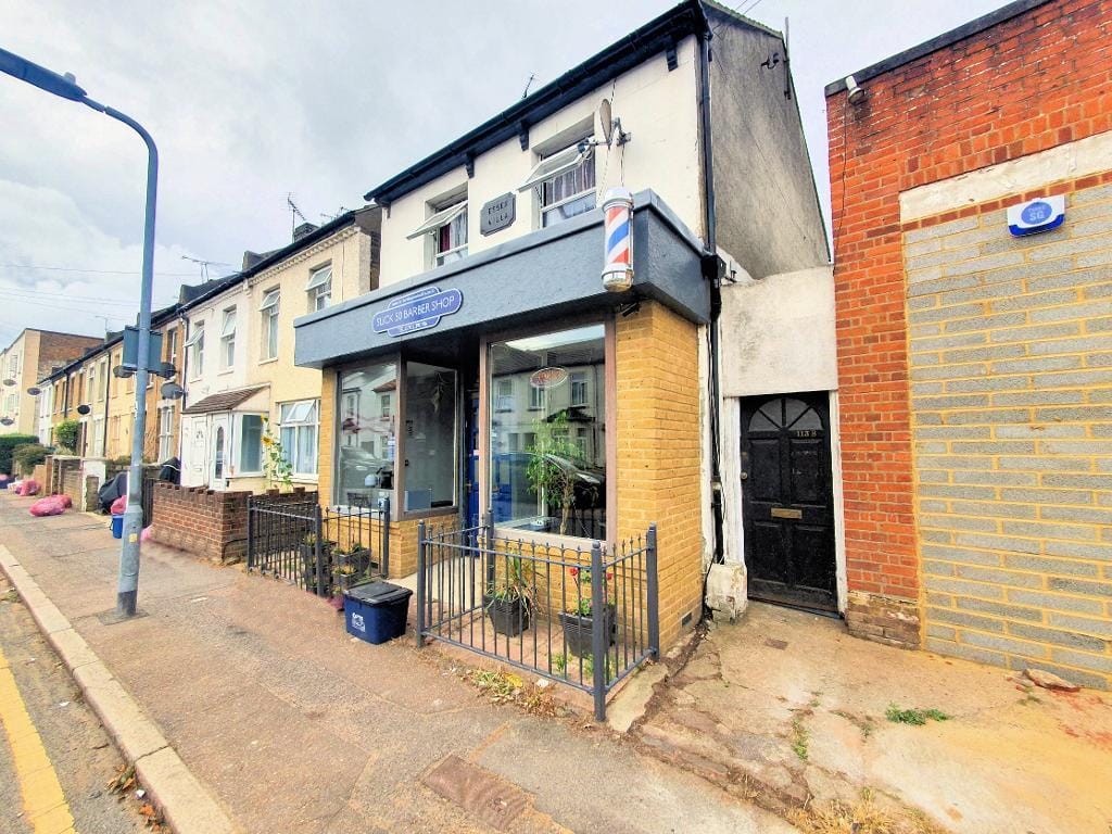 Flat to let in Westcliff On Sea, Essex