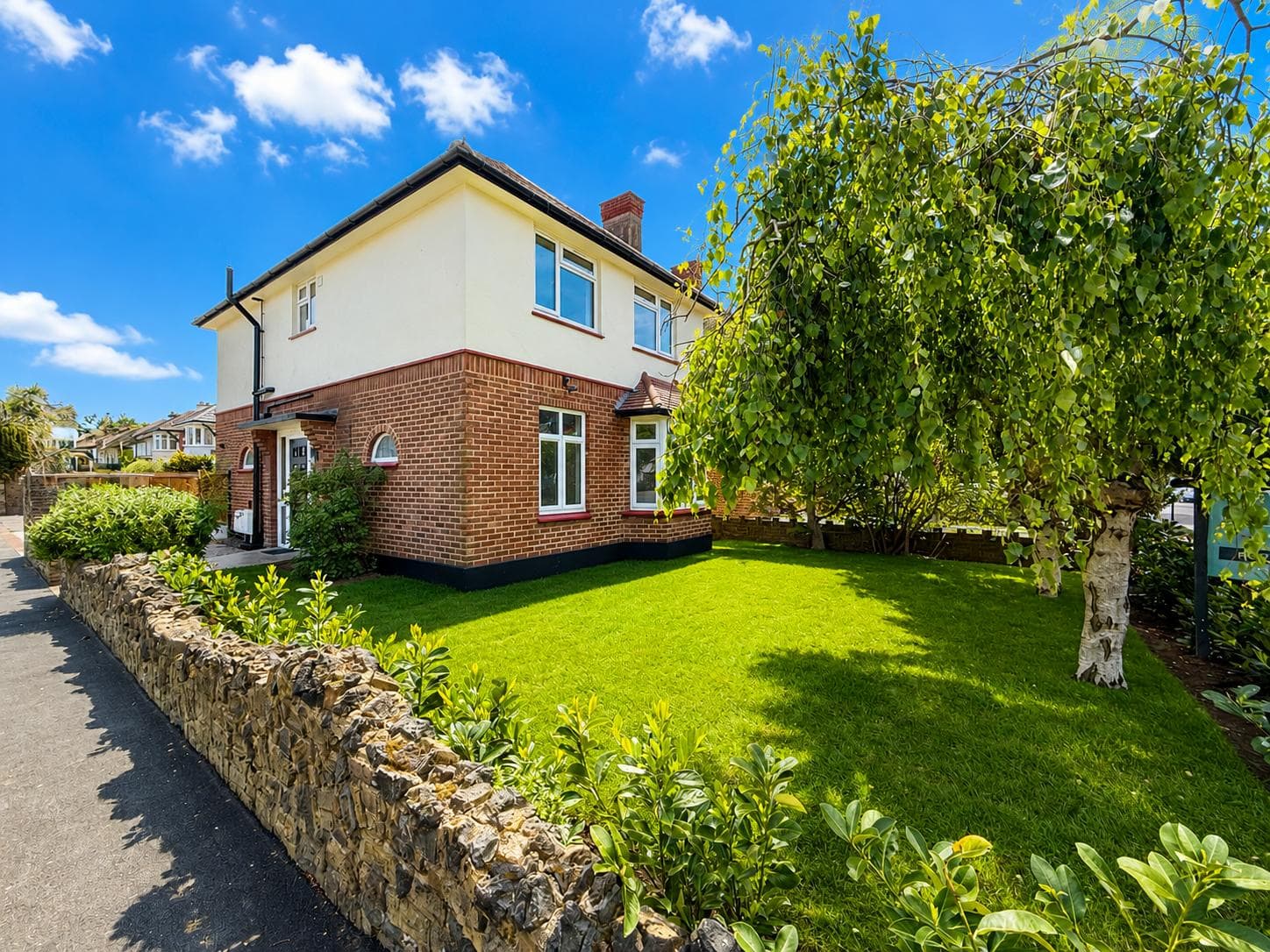Flat for sale in Thorpe Bay, Essex