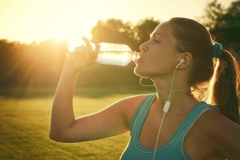 runner-drinking-water1