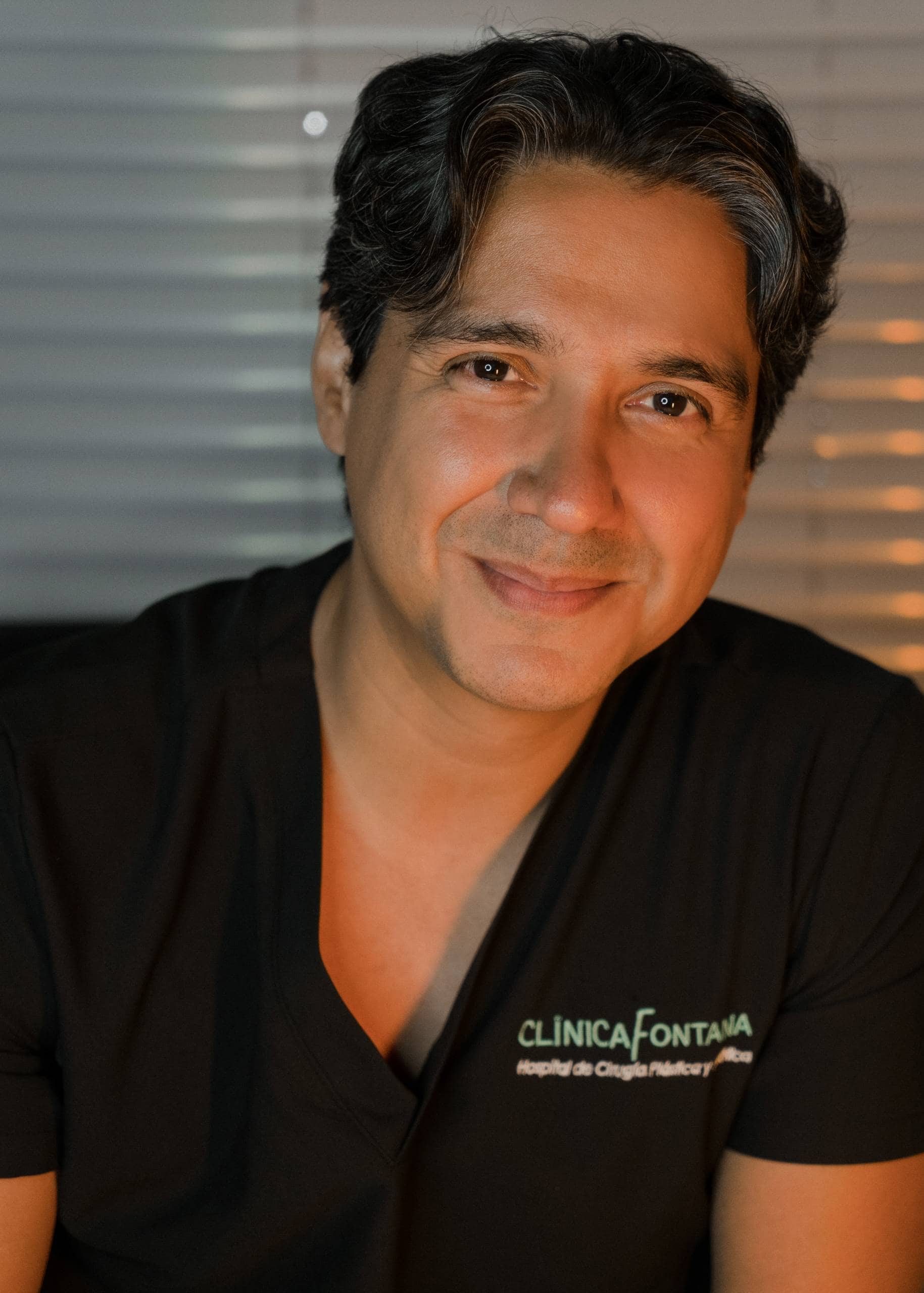 Dr. César Casanova González en Clínica Fontana Valencia