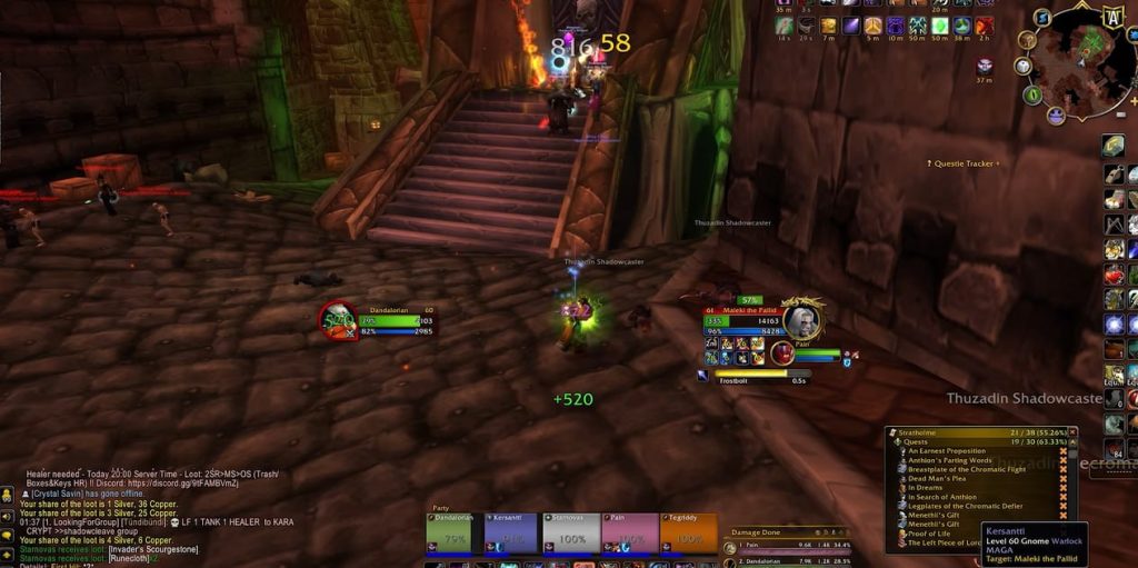 WoW Season of Discovery Spieler im Kampf gegen Gegner im Dungeon Stratholme