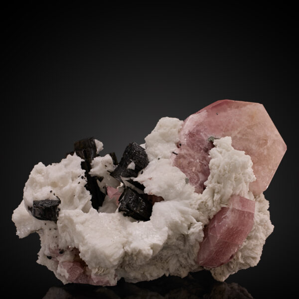 Apatite, Albite, Schorl