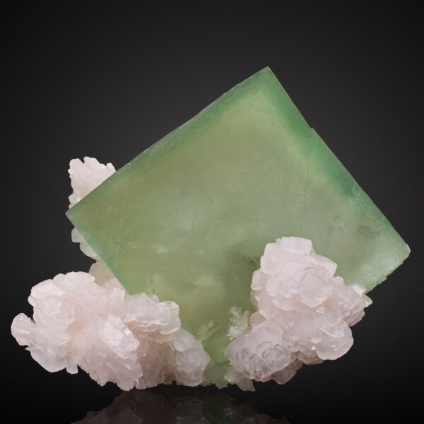 Fluorite, Calcite v. Manganoan